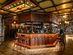 The Irishman Pub