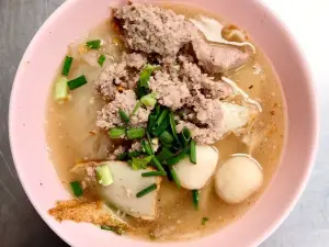 Rung Rueang pork noodle