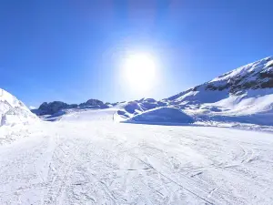 Colere Infinite Mountain