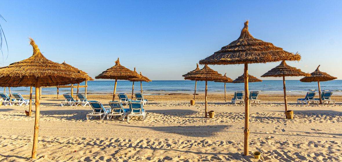 튀니지 해안과 도시 전경