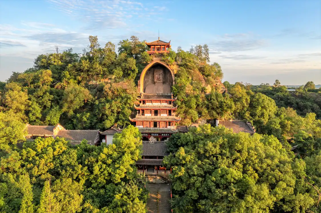 Hotel in zona Giant Buddha in Rong County