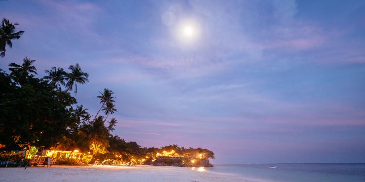 Alona Beach