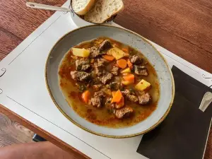 Hopplá Bistro