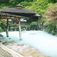 秋田　一度は訪れたい乳白色の秘湯