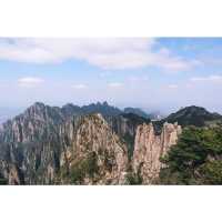 Stunning view from Mount Huangshan 