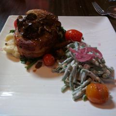 Brownstone Restaurant 여행 사진