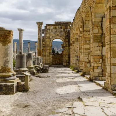 Отели с услугой бассейном в г. Фез