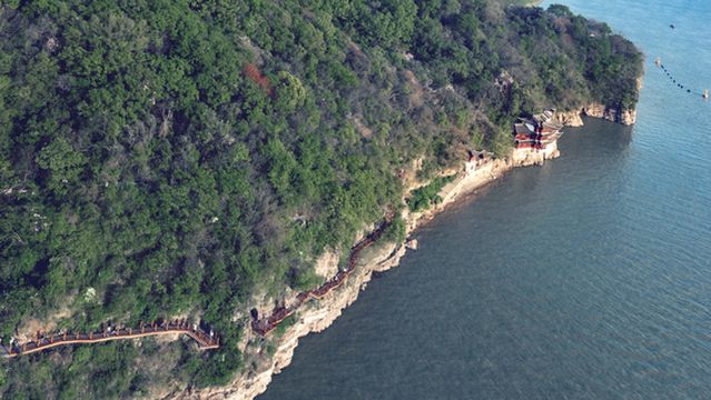 Riverside Plank Walkway