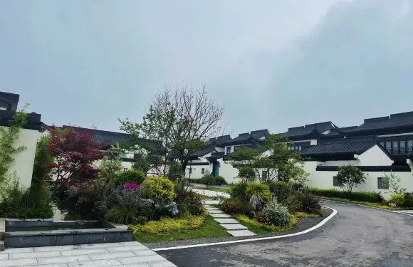The Straw Kitchen, Whichford Pottery