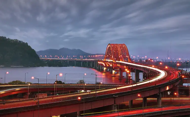 Hotels near Banghwa Bridge