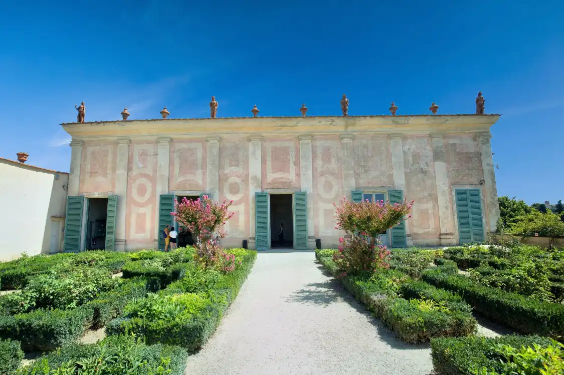 Porcelain Museum 주변 호텔