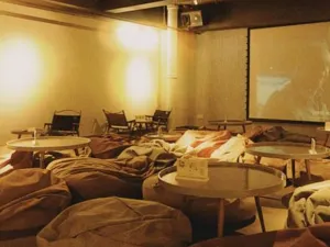 The Sigh Gallery&lounge