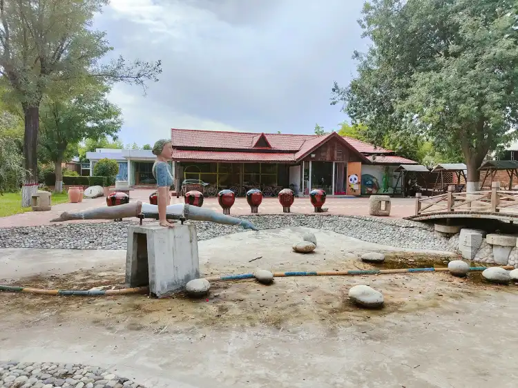 Hotels near Fuping Pottery Art Village