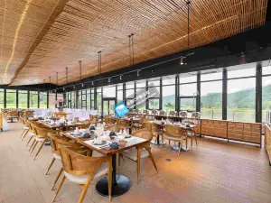 广东翡翠湾白天鹅温泉度假酒店·知竹水上餐厅