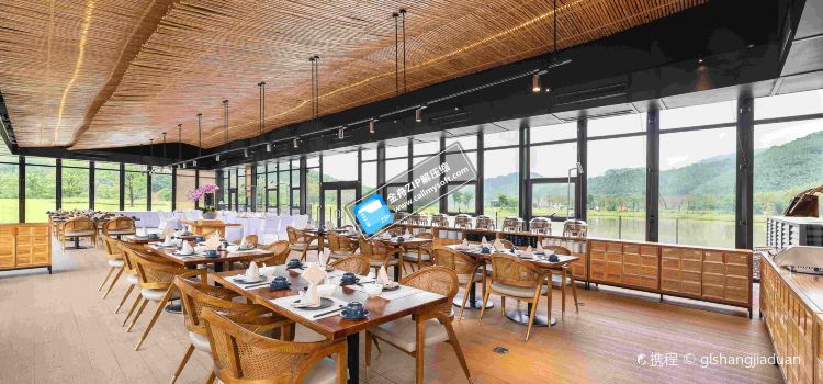 广东翡翠湾白天鹅温泉度假酒店·知竹水上餐厅