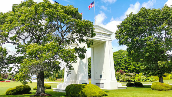 Peace Arch Provincial Park