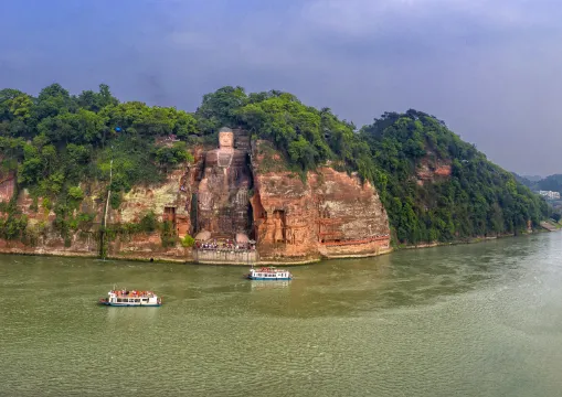 【樂山自由行】2天1夜樂山旅遊這樣玩，行程規劃懶人包全面看！