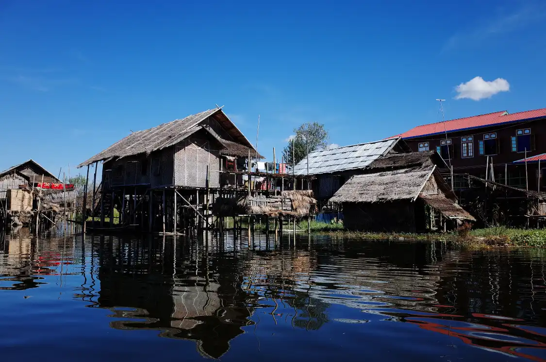 Hotels near Shan State Special region 4