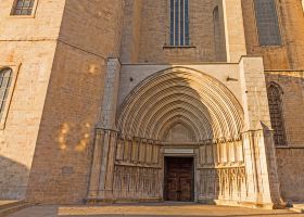 vuelos a Girona desde Sevilla