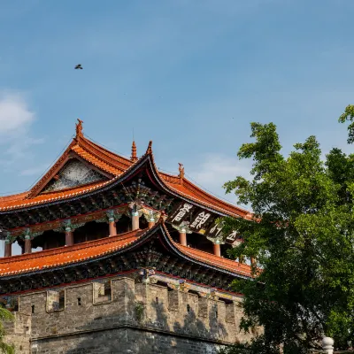 Hotels in Yunlong With Gyms
