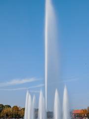 100-Meter Fountain