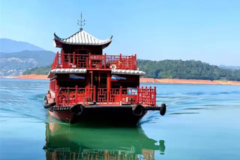 Dongjiang Lake Phoenix Island Scenic Area
