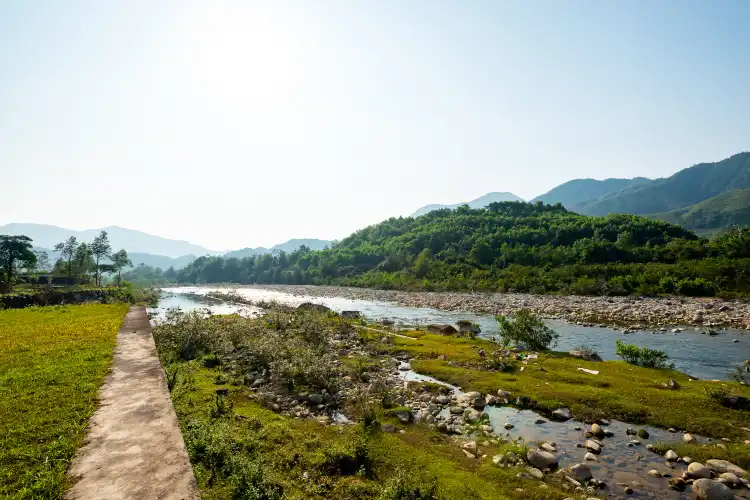 Hotels near Beilun River