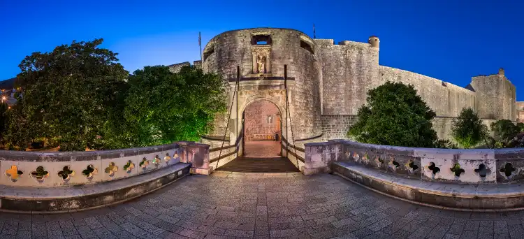 Các khách sạn gần Pile Gate