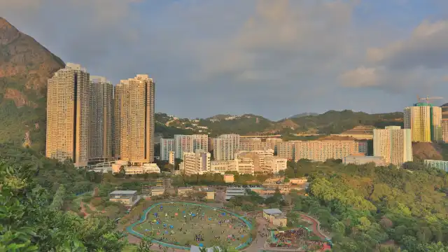 Hotels near Jordan Valley Park