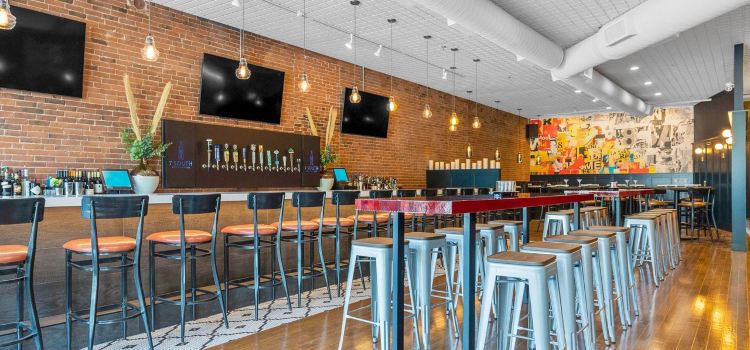 7 South Bottle & Kitchen