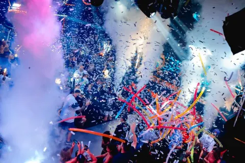Republic Club & Lounge