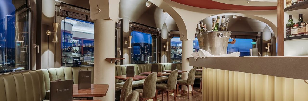 Jules Verne Panoramabar