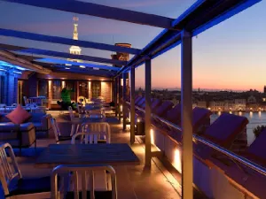 Skyline Rooftop Bar