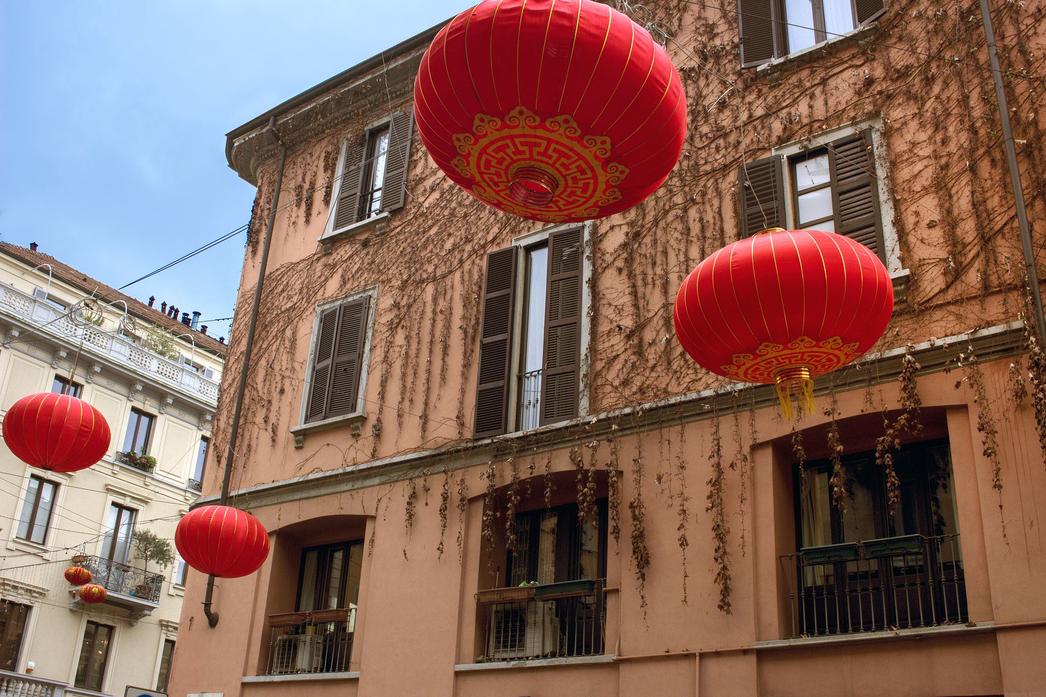 San Bernardino alle Ossa + Milan Cathedral + Lake Como + Royal Palace of Milan + Chinatown