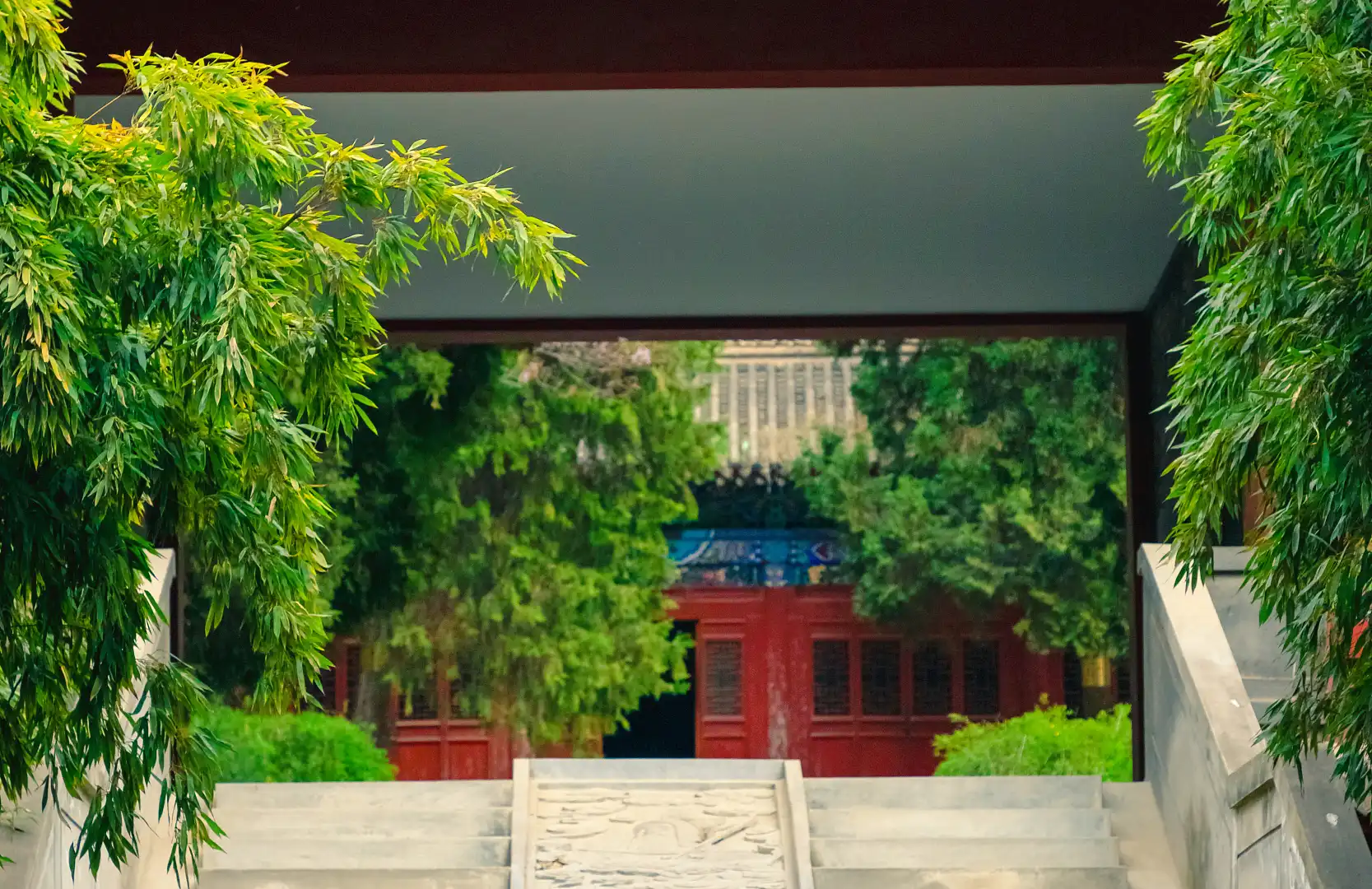 Hotels near Li Guang Tomb