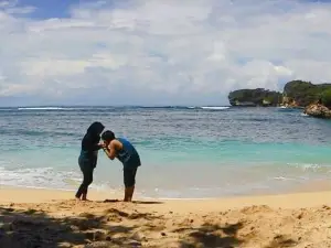 Three-Coloured Beach