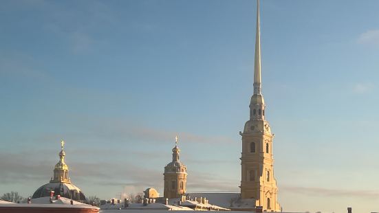 彼得保羅要塞坐落在聖彼得堡市中心涅瓦河右岸，是聖彼得堡著名的
