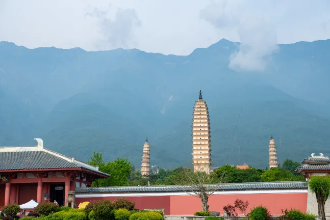 Yunlong Hostels