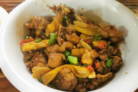 Tujia Wild Vegetable Restaurant (Jinbian Road)