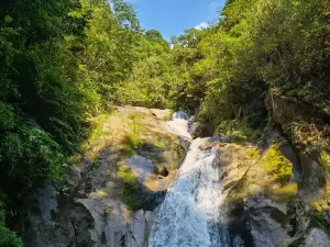 진주 폭포 관광지구