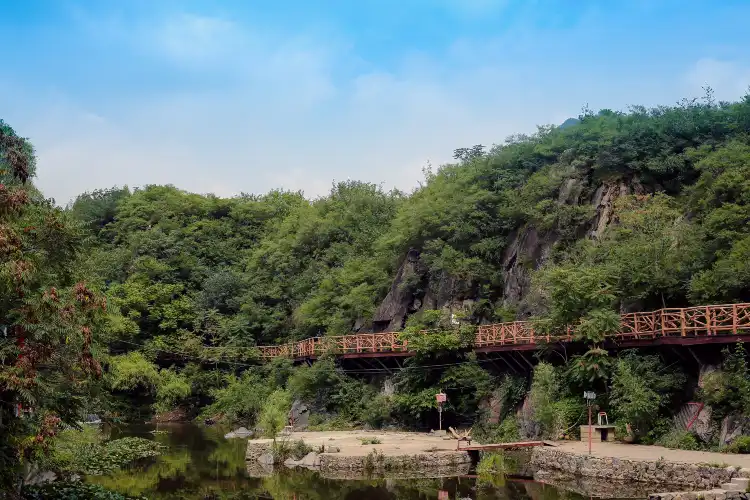 Hotels near Shentangyu Walkway