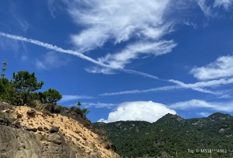 Twin-Peak Cliff