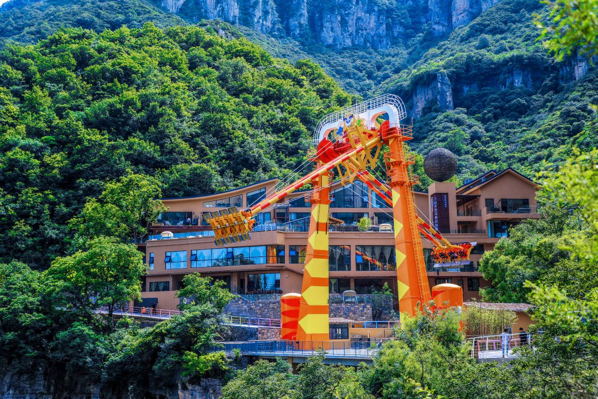 Compare 5 airports near Huixian