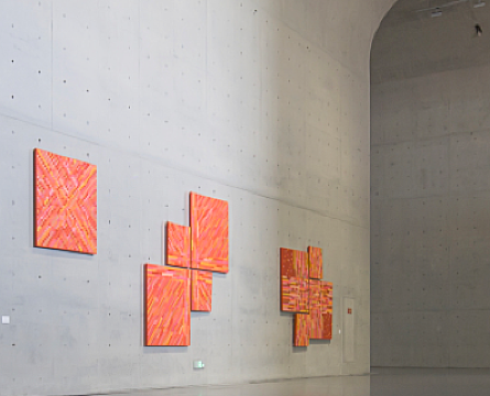 《 zhong su jing guan 》 peng pi du zhong xin dian cang zhan （ si ）