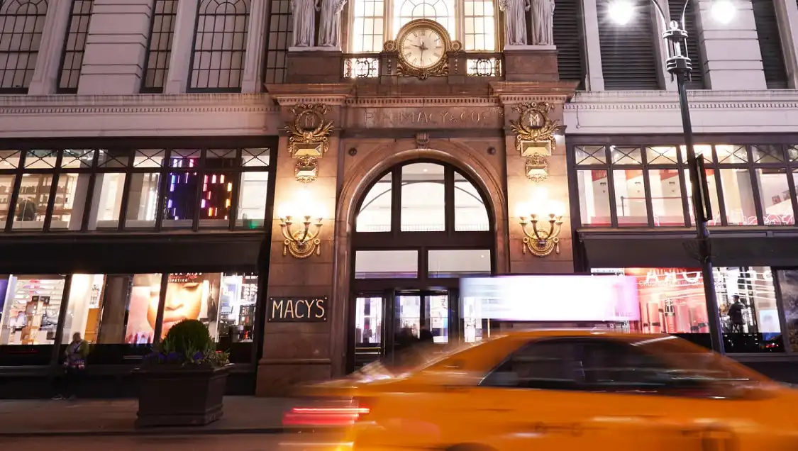 Hotels near Macy's  (Fashion Show)