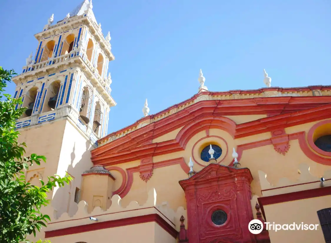 Hotels near Iglesia de Santa Ana