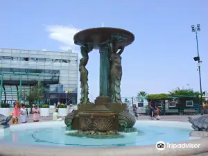 Fontana Delle Sirene