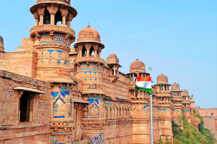 Compare 2 airports near Gwalior