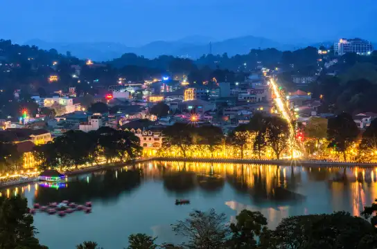 Hotels near Kandy Lake