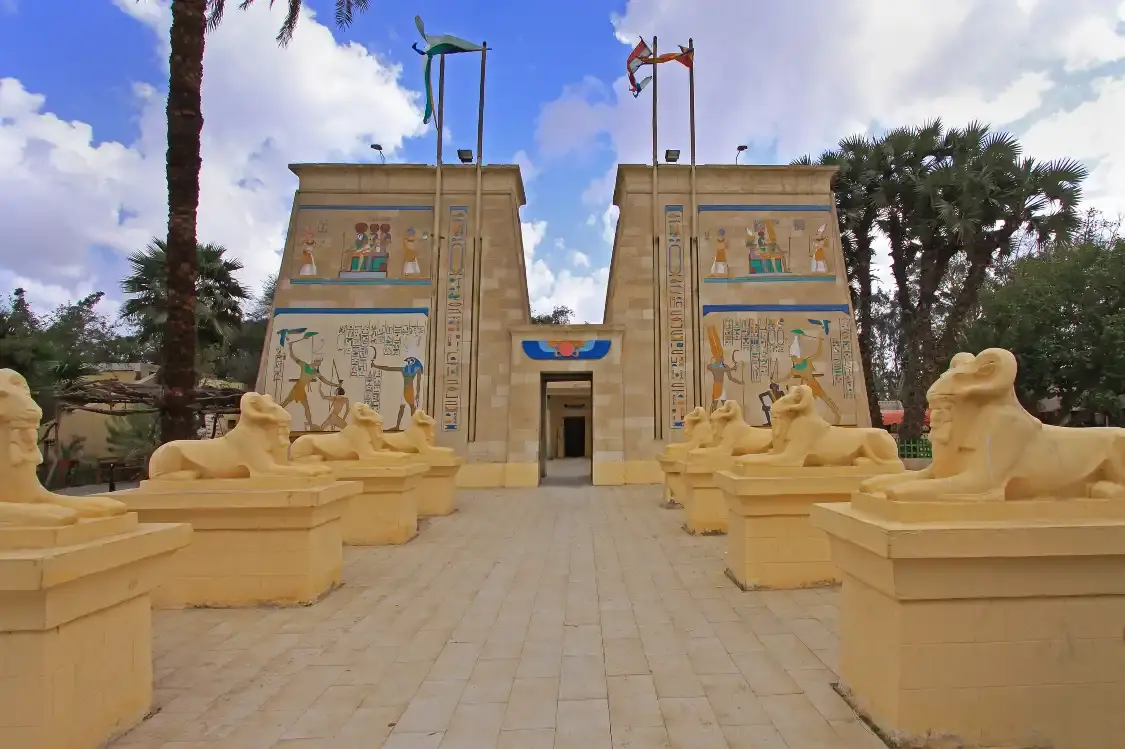 Hotels near Pharaonic Village